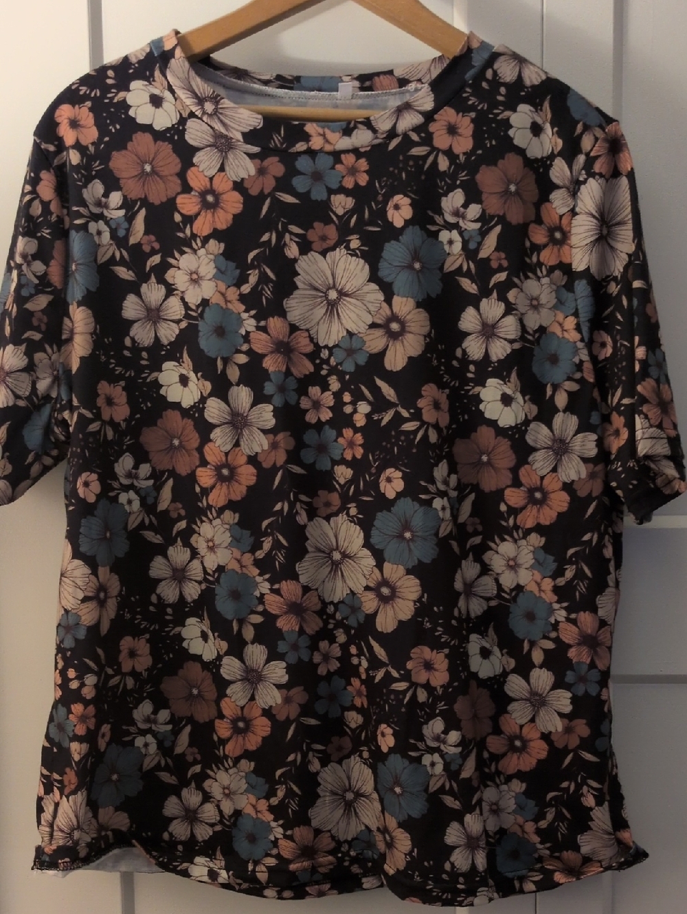 Floral Short-Sleeve Tee in Black with Blue & Peach Flowers
